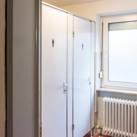 1, 2, Sleep Hostel Nuernberg Messe Exterior photo