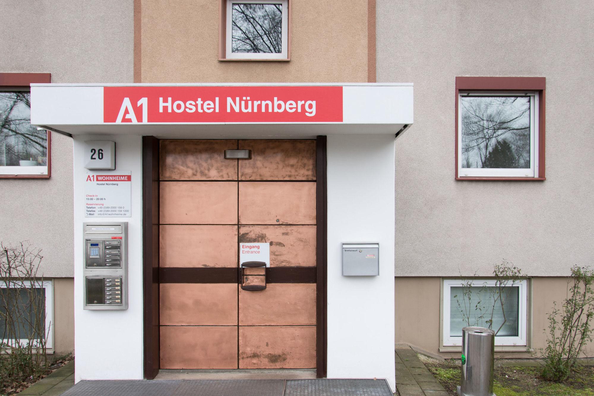 1, 2, Sleep Hostel Nuernberg Messe Exterior photo