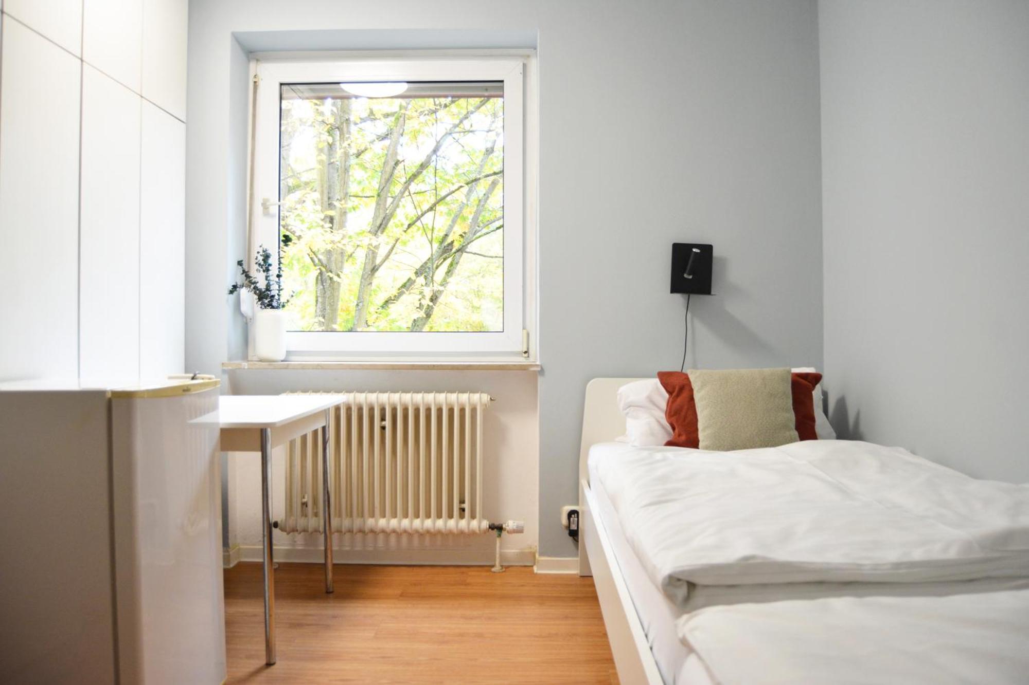 1, 2, Sleep Hostel Nuernberg Messe Exterior photo