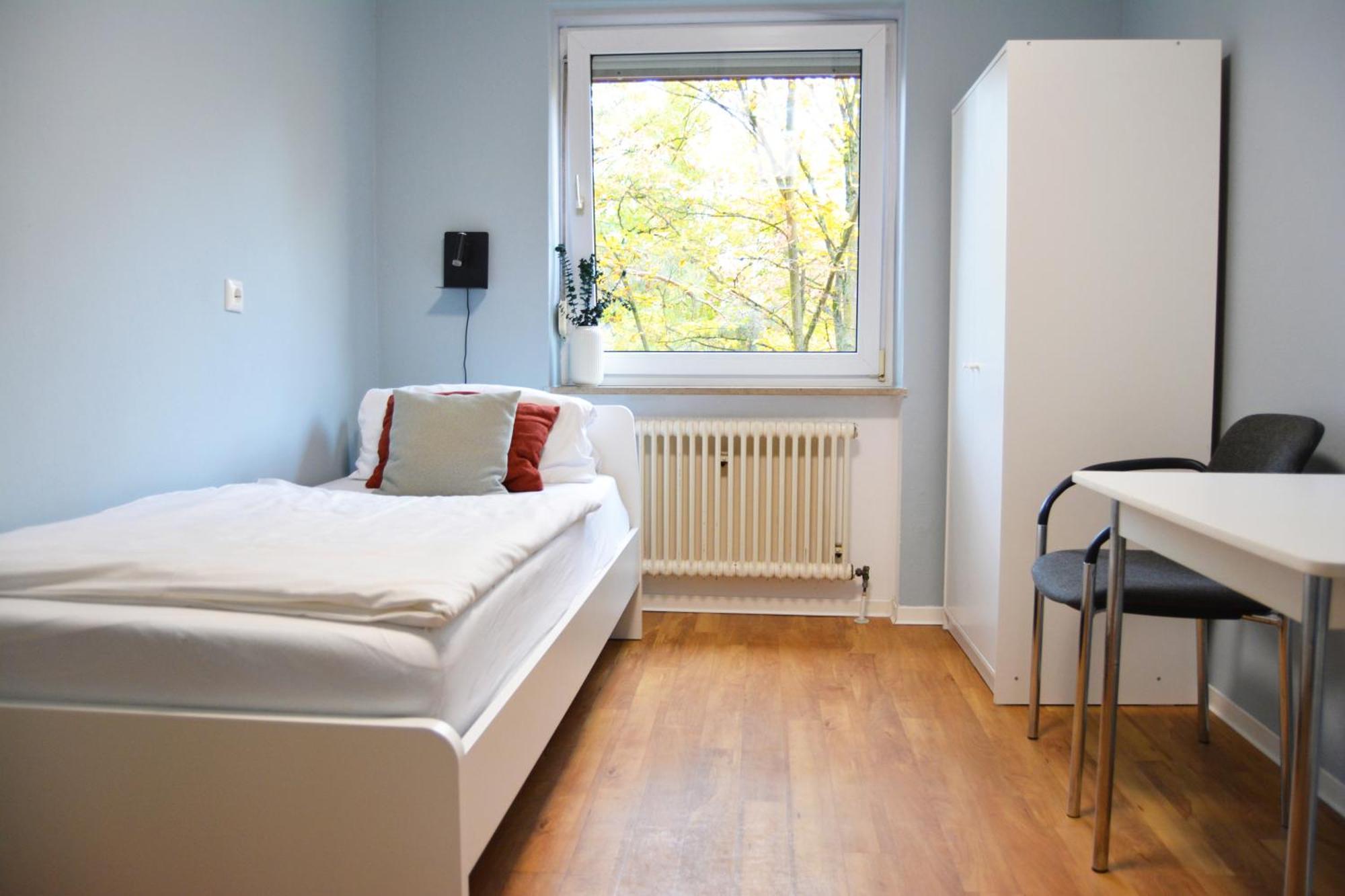 1, 2, Sleep Hostel Nuernberg Messe Exterior photo