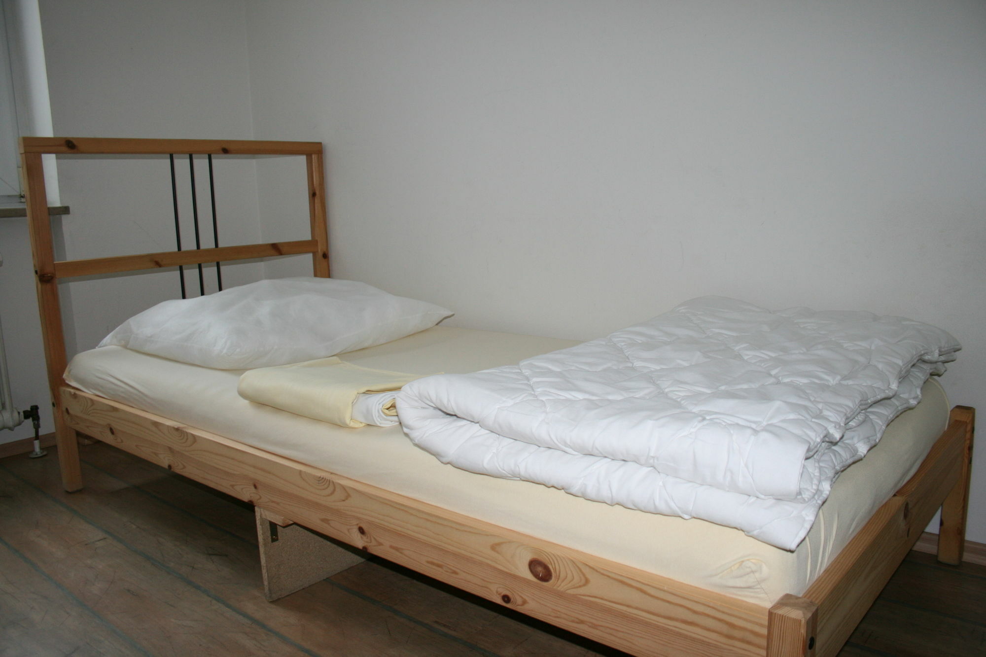 1, 2, Sleep Hostel Nuernberg Messe Exterior photo