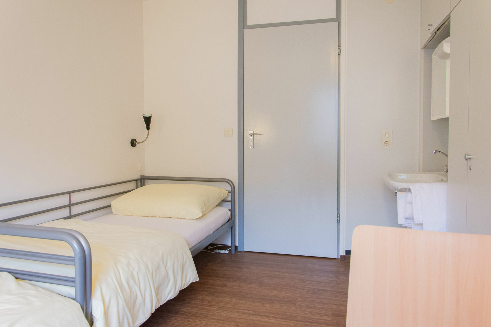 1, 2, Sleep Hostel Nuernberg Messe Exterior photo